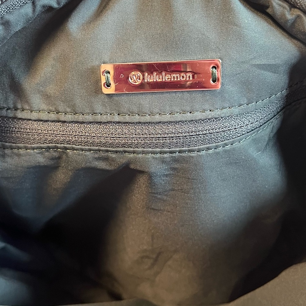 Lululemon Teal City Adventurer Shoulder Bag *7L - Picture 6 of 11